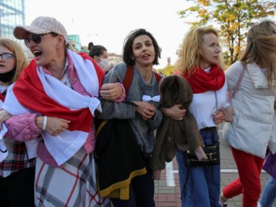 Участницы "Блестящего марша" в Минске 19 сентября 2020 года. Фото: Дарья Бурякина / Tut.By / REUTERS