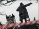 Попытка взорвать памятник Ленину в Санкт-Петербурге. Фото: newmusic.ru
