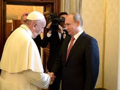 Папа Франциск и В.Путин, 10.6.15. Фото: kremlin.ru