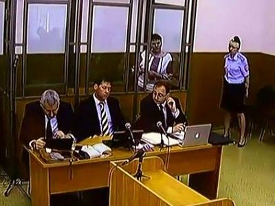 Суд над Надеждой Савченко, 22.9.15. Источник - https://www.youtube.com/watch?v=1S22eq7NPGY