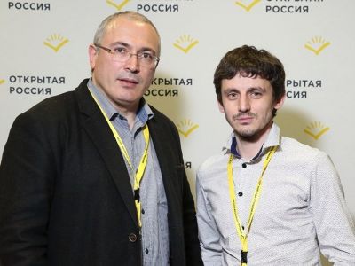 Михаил Ходорковский и Олег Хомутинников. Фото: facebook.com/olegkhomutinnikov