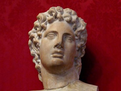 Алкивиад, римская копия греческой скульптуры: ru.wikipedia.org