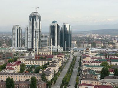 Вид на центр Грозного и комплекс высотных зданий "Грозный-Сити". Фото: Саид Царнаев / РИА Новости