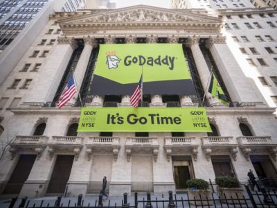 Нью-Йоркская фондовая биржа в первый день торгов акциями GoDaddy в апреле 2015 года. Фото: Richard B. Levine / Zuma Pres